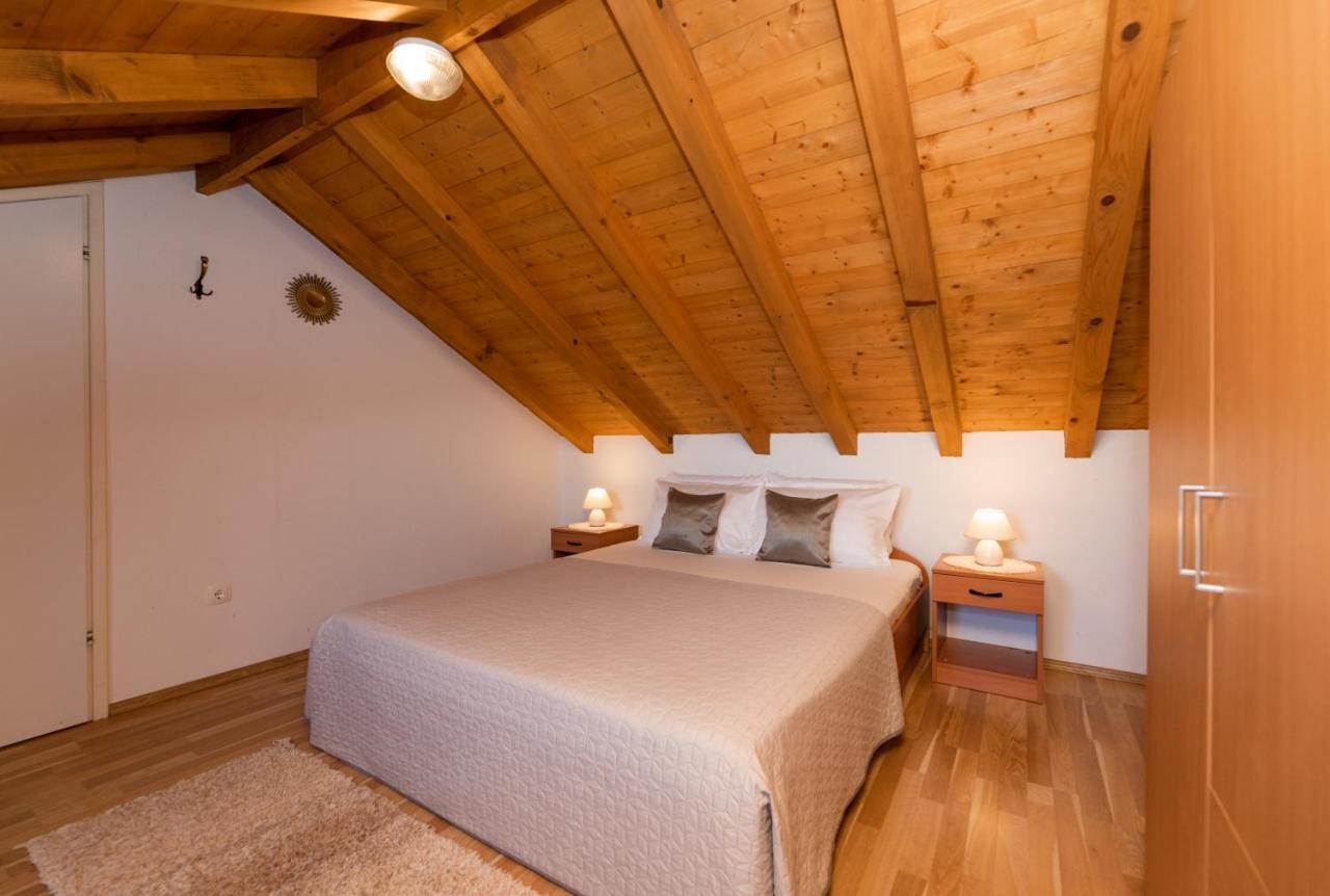 Marina Holiday Home พอสติรา ภายนอก รูปภาพ