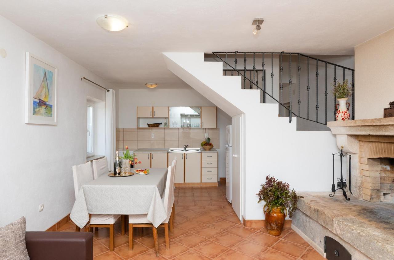 Marina Holiday Home พอสติรา ภายนอก รูปภาพ